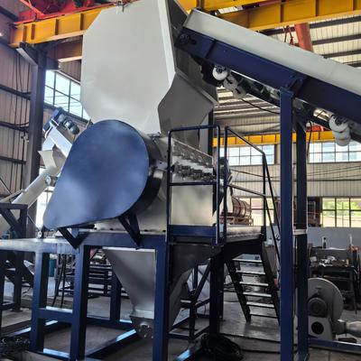 kaufen Automatic HDPE Bottles Crusher Machine 90KW for Plastic Recycling 1000kg/hr online manufacture