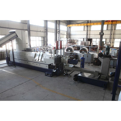 Ein Schraubmaschine zur Pelletierung von Kunststoffen 75 KW für eine präzise und konsistente Produktion