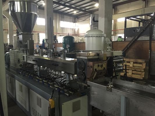 Industrielle Doppelschraubextrudermaschine Elektrische Kunststoffverbindungsmaschine Automatische